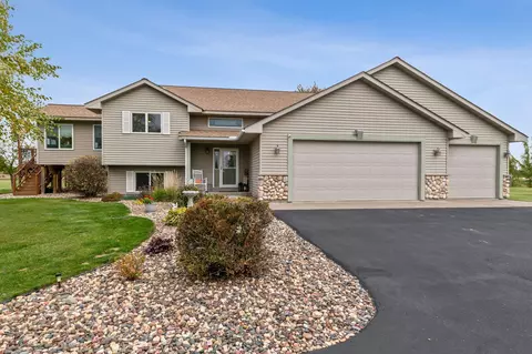 1498 92nd St, New Richmond, WI 54017