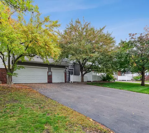 17971 Cobblestone Way, Eden Prairie, MN 55347
