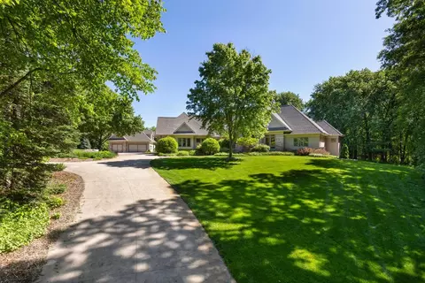 19561 Cedar Ct, Prior Lake, MN 55372