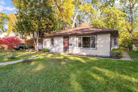 37 18th Ave N, Hopkins, MN 55343