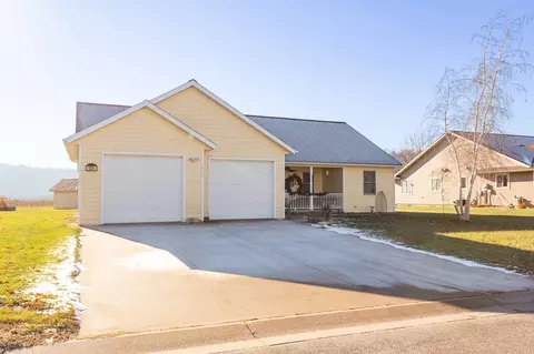 624 14th St, Wabasha, MN 55981