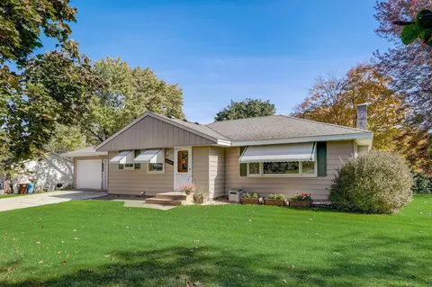1620 Fountain Ln N, Plymouth, MN 55447