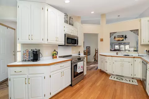 4195 Starbridge Ct, Eagan, MN 55122 photo 9