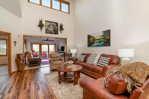 4195 Starbridge Ct, Eagan, MN 55122 photo 2