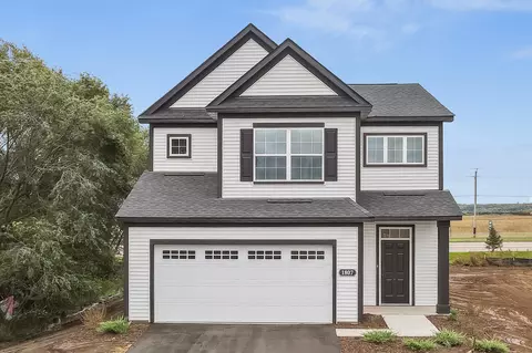 1807 Ivy St, Shakopee, MN 55379