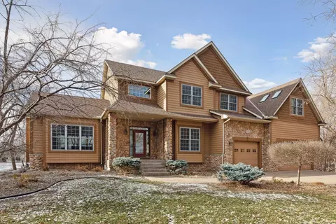 15710 Lac Lavon Dr, Burnsville, MN 55306