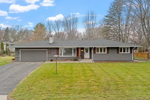 1445 Louisiana Ave N, Golden Valley, MN 55427