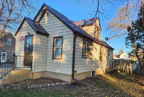 113 S Main St, Dexter, MN 55926