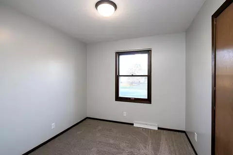 406 E Brooks St, Arlington, MN 55307 photo 13