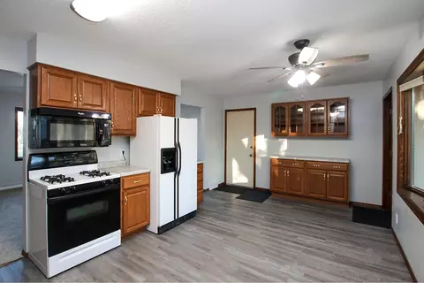 406 E Brooks St, Arlington, MN 55307 photo 6