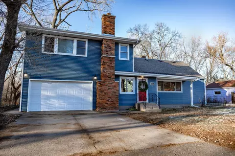 2291 Knoll Dr, Mounds View, MN 55112