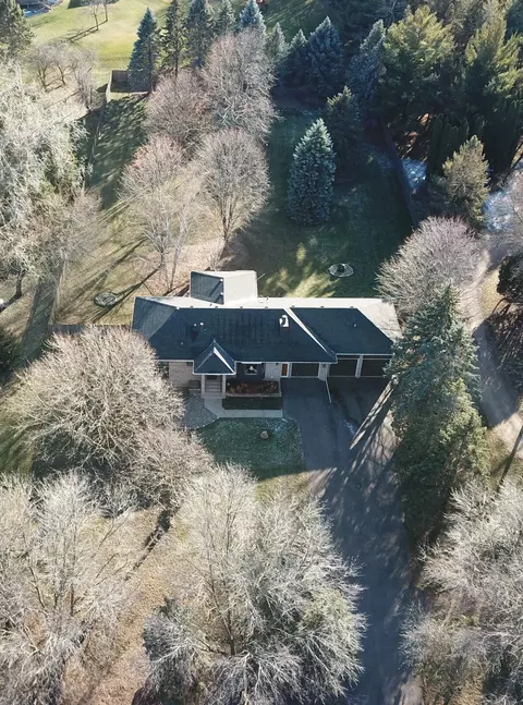 26755 Smithtown Rd, Shorewood, MN 55331
