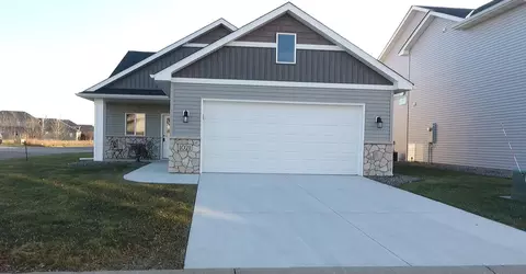 1021 45th Ave NE, Saint Cloud, MN 56304
