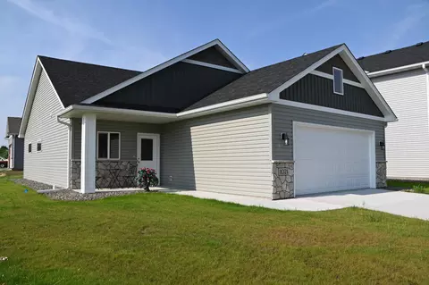 1021 45th Ave NE, Saint Cloud, MN 56304 photo 2