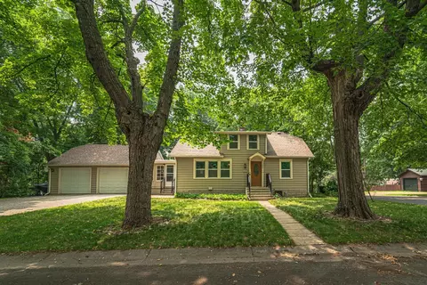 4957 Crestview Rd, Mound, MN 55364