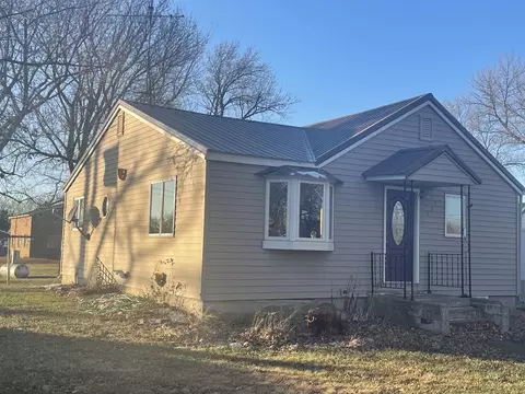 121 Grant St, Garvin, MN 56132
