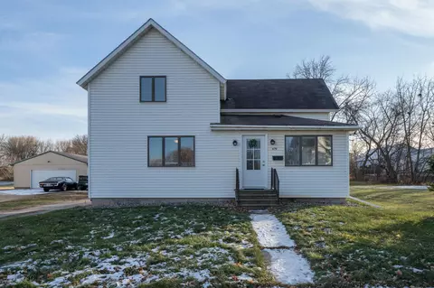 409 E 1st St, Janesville, MN 56048