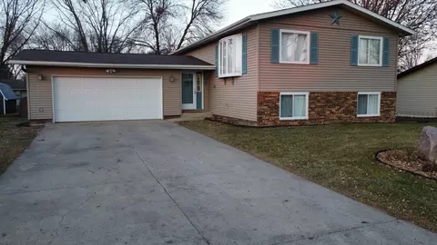 13 Thomas St, Morris, MN 56267