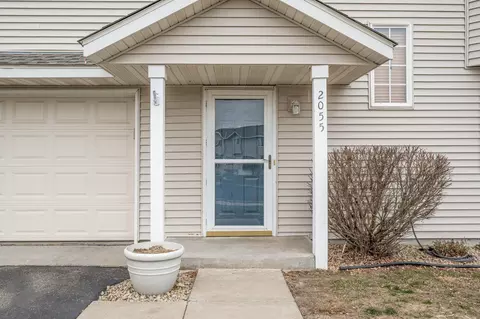 2055 Brittany Ct, Shakopee, MN 55379