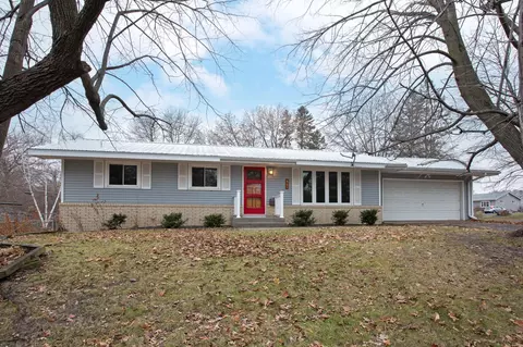 901 88th Ave NW, Coon Rapids, MN 55433