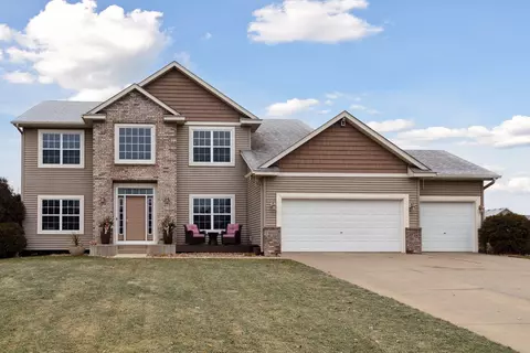 19453 Holt Ct, Lakeville, MN 55044
