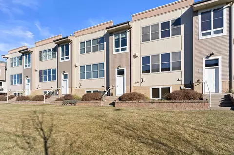 2319 River Pointe Ln, Minneapolis, MN 55411