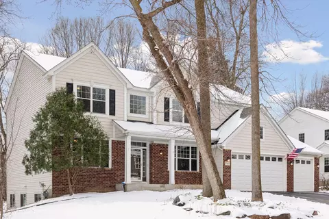 17007 Valley Rd, Eden Prairie, MN 55347