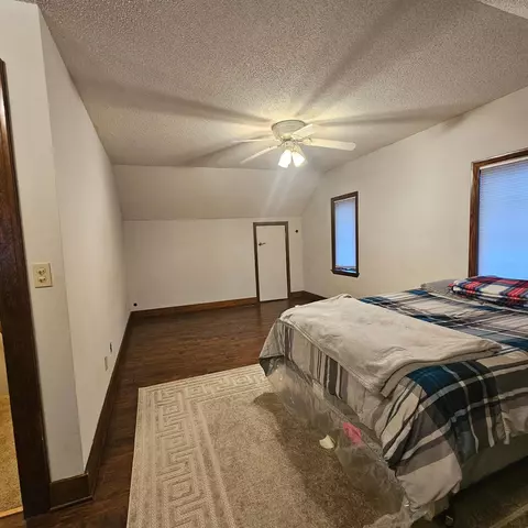 705 12th St NE, Austin, MN 55912