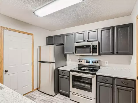 4411 Naper Bay #94, Eagan, MN 55122 photo 9