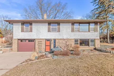 575 Ryan Ave W, Roseville, MN 55113