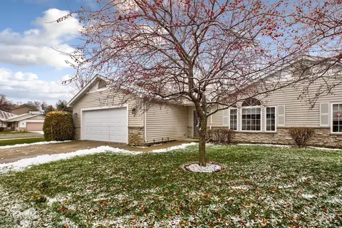 1204 25th Ave NW, Faribault, MN 55021