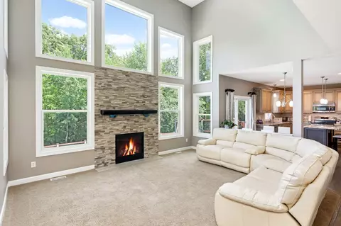 10591 Twin Lakes Pkwy NW, Elk River, MN 55330