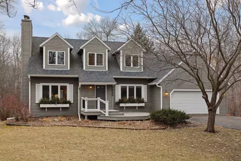 5655 Vagabond Ln N, Plymouth, MN 55446