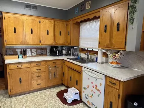720 13th St, Windom, MN 56101 photo 4