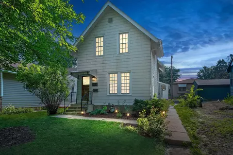 1876 Malvern St, Lauderdale, MN 55113