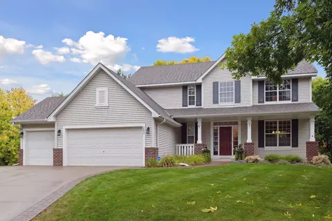 282 Greenleaf Ct, Chanhassen, MN 55317