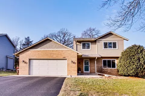 2576 Hale Ave N, Oakdale, MN 55128