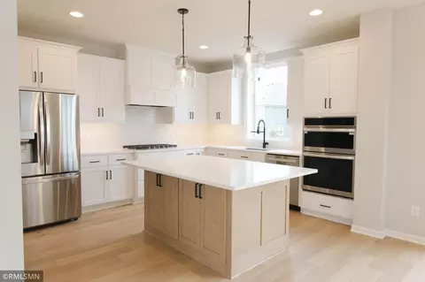 6324 Red Cedar Dr, Chaska, MN 55318