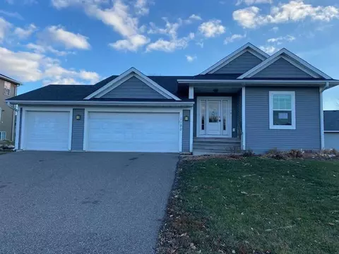 1190 Landings Ln, Watertown, MN 55388