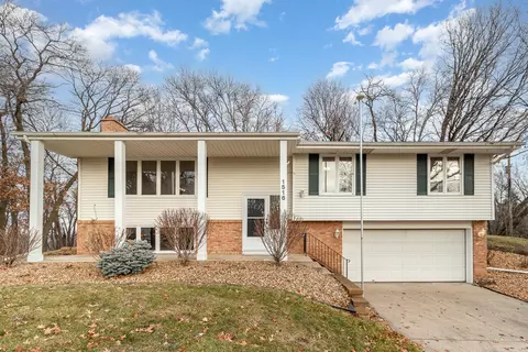 1516 Raleigh Dr, Burnsville, MN 55337