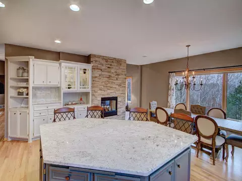 3922 Donegal Way, Eagan, MN 55122 photo 4