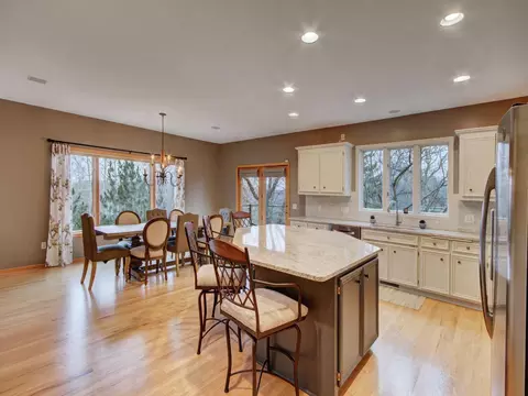 3922 Donegal Way, Eagan, MN 55122 photo 5