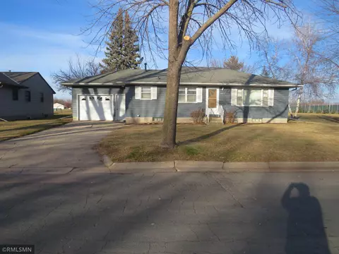 107 E Douglas St, Arlington, MN 55307