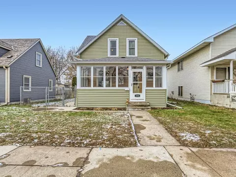306 6th Ave S, South Saint Paul, MN 55075