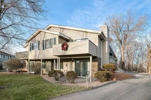 5311 Beachside Dr, Minnetonka, MN 55343