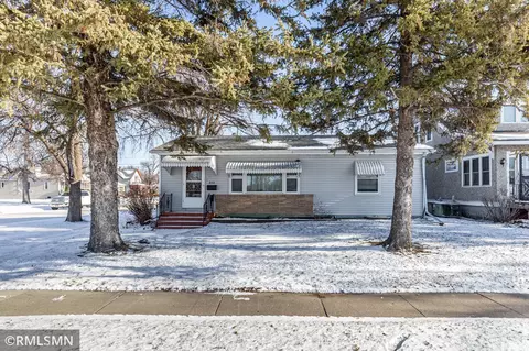 332 5th St N, Breckenridge, MN 56520