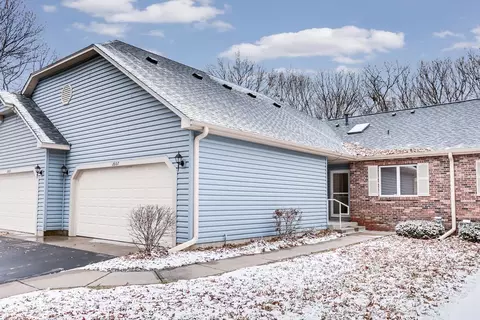 2607 Lake Court Dr, Mounds View, MN 55112
