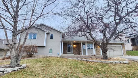 2300 Horizon Pl, Burnsville, MN 55337