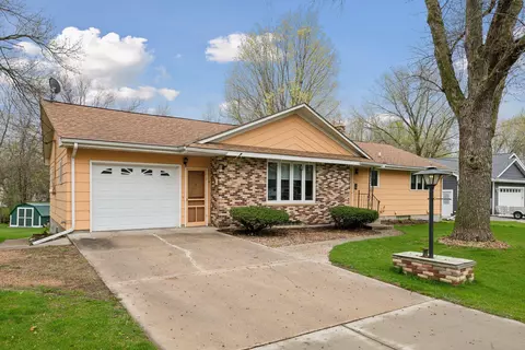 134 Faxon Rd S, Norwood Young America, MN 55368