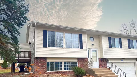 4464 Clover Ln #B, Eagan, MN 55122